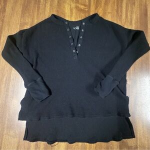 Women's Black Long Sleeve Top